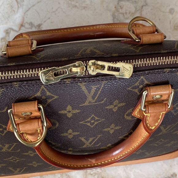 Authentic Louis Vuitton Alma Monogram Satchel Handbag - FL1001 - Picture 7 of 16